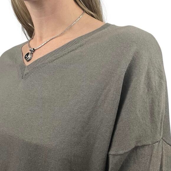 Jarbo Grey Long Sleeve V-Neck Silk & Cashmere Knit Top - Picture 5 of 8
